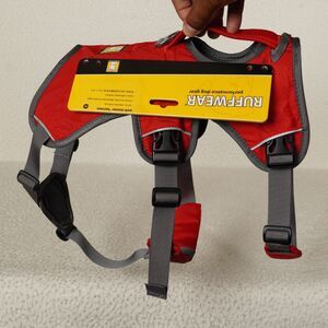 RuffWear Web Master Dog Harness Medium 27-32in Red Currant Chest Adjustable